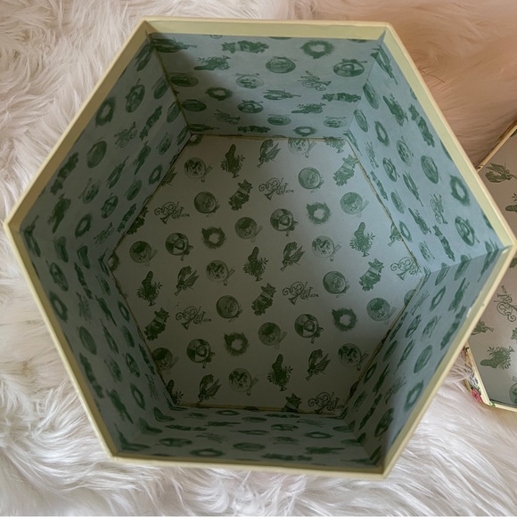 Vintage Box Floral Roses Hexagonal with Lid - Picture 3 of 8